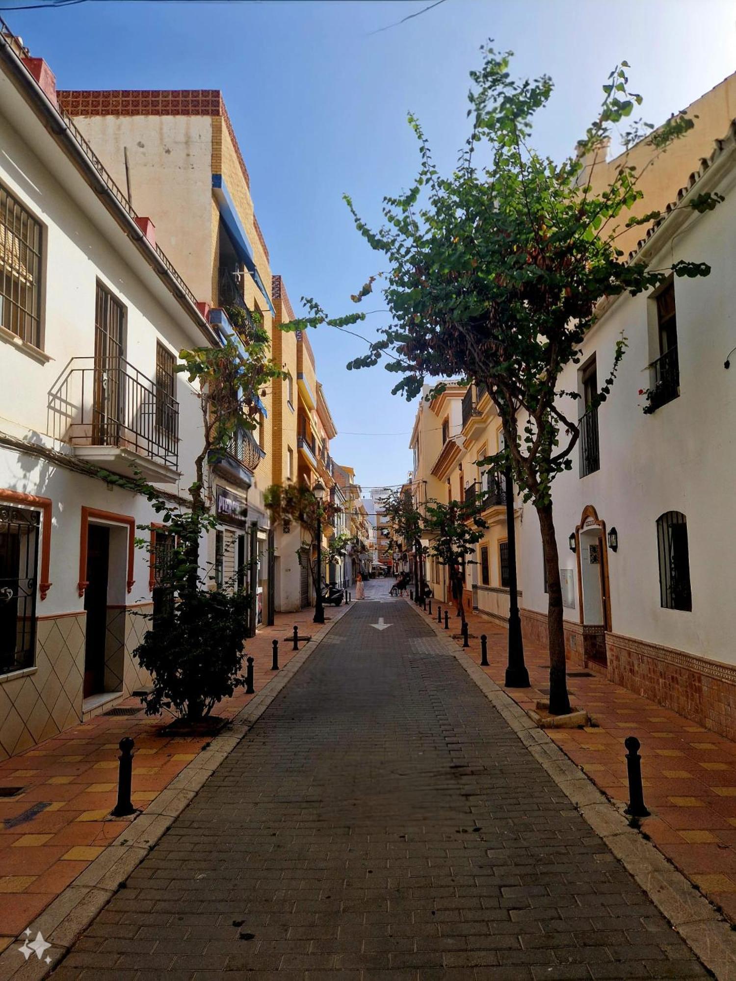 Luna Holidays Center And Apartment