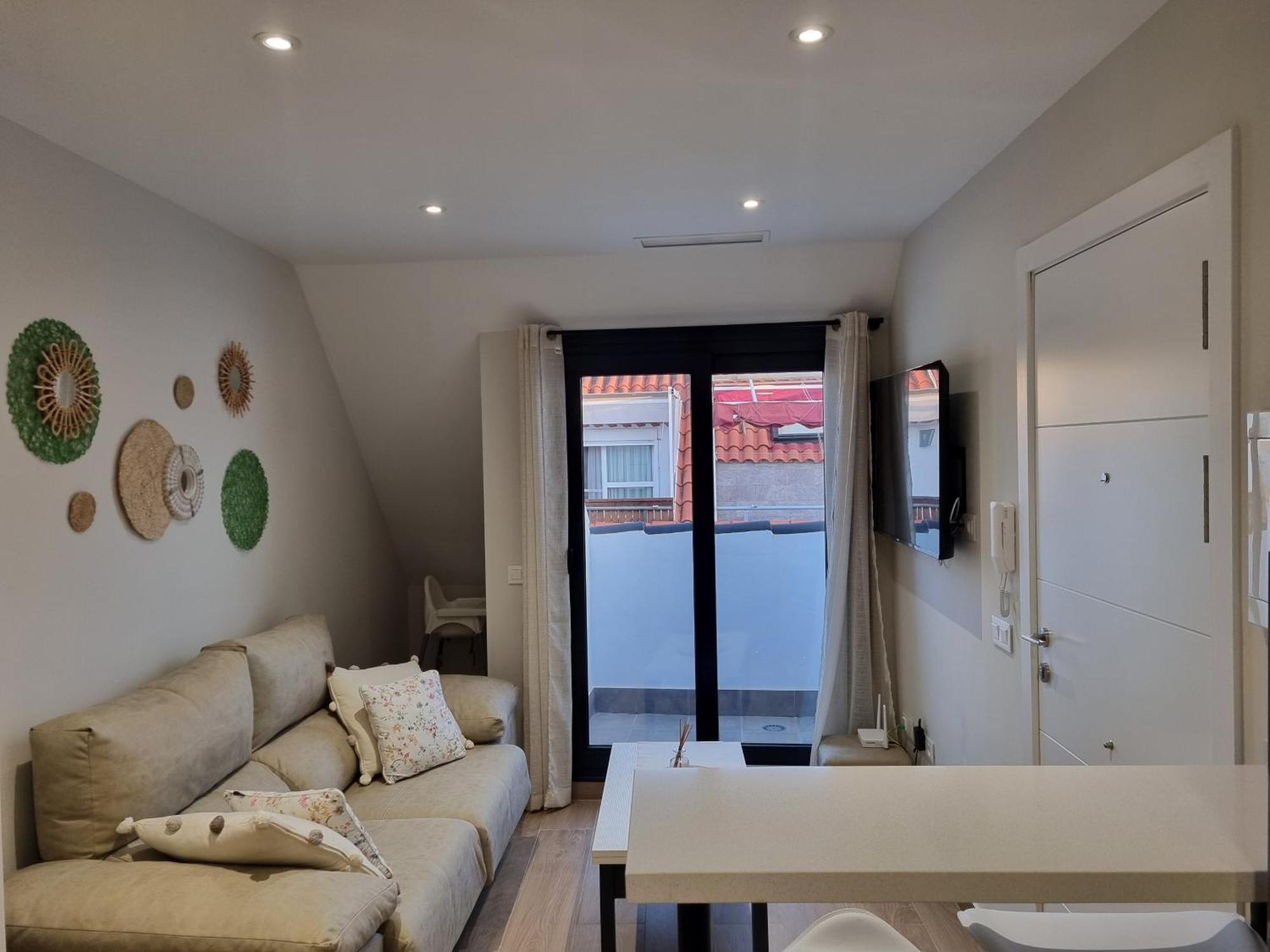 Luna Holidays Center And Apartment